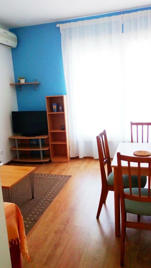 Komunela * Umag